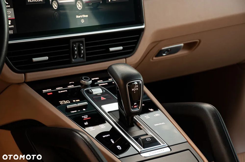 Porsche Cayenne - 12