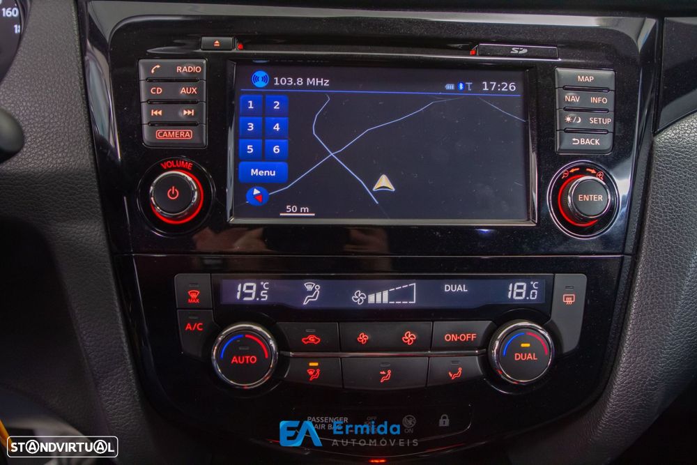 Nissan Qashqai 1.5 dCi N-Connecta - 26