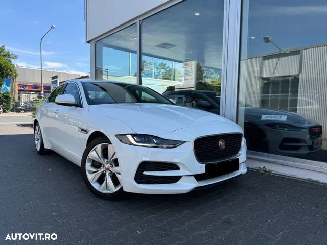 Jaguar XE - 2