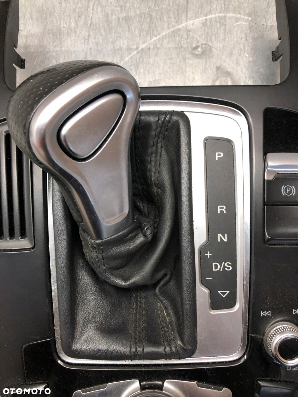 AUDI A4 B8 A5 LIFT PANEL MMI 8T0919611B GAŁKA AUTOMAT - 4