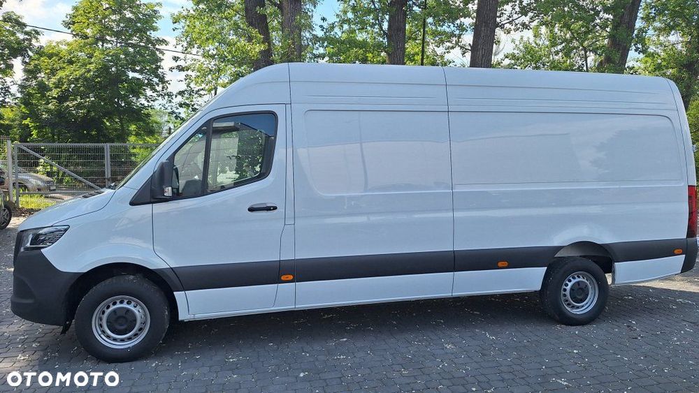 Mercedes-Benz Sprinter - 2