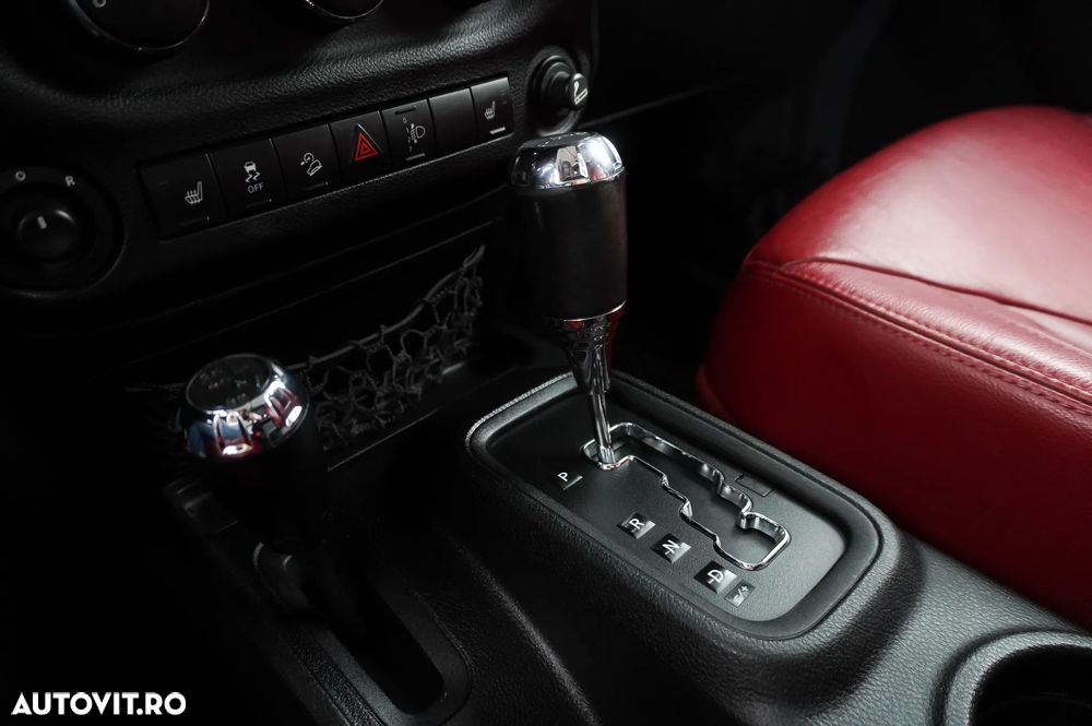 Jeep Wrangler 2.8 CRD AT Rubicon - 24