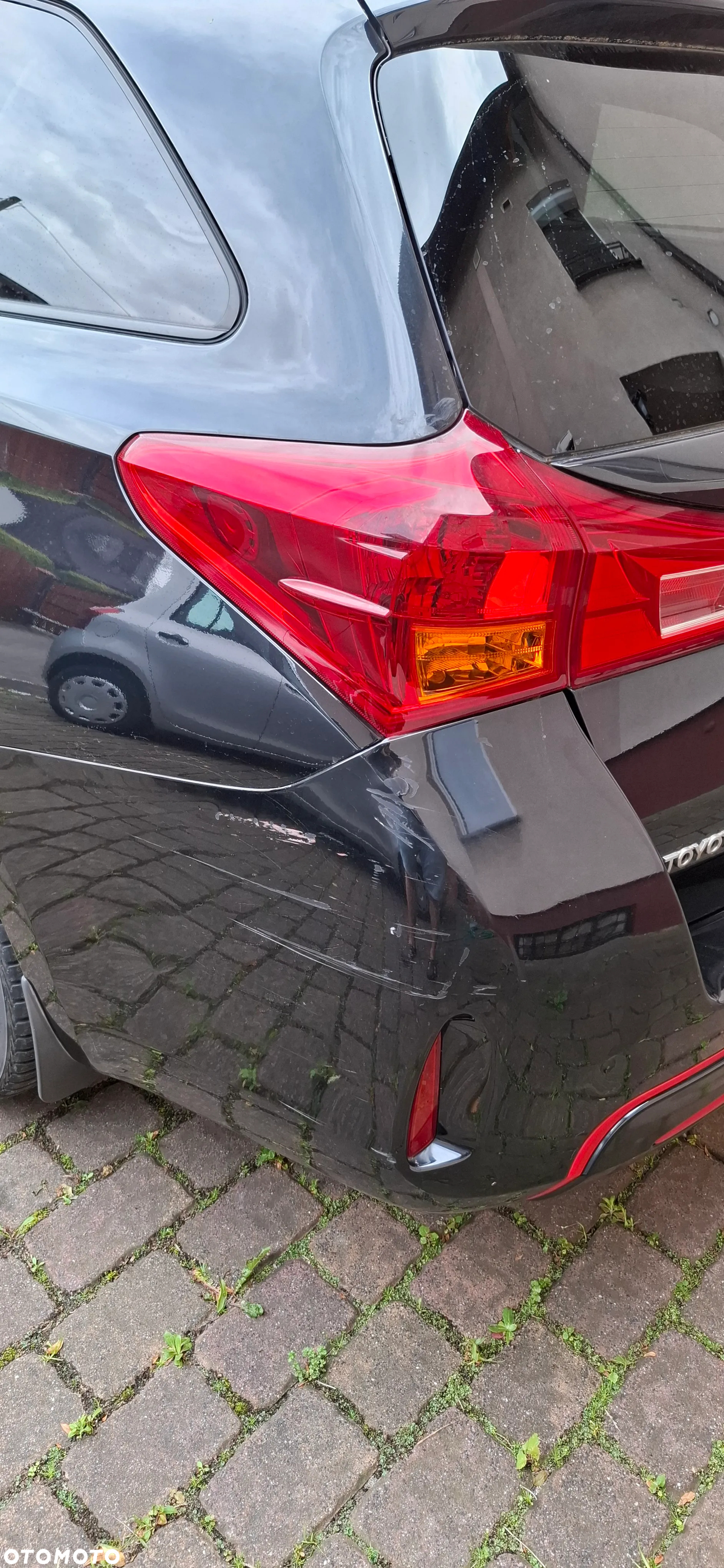 Toyota Auris 1.6 Red - 22