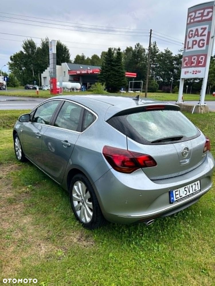 Opel Astra 1.4 Turbo Design Edition - 5