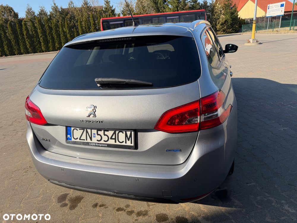 Peugeot 308 1.6 BlueHDi Allure S&S - 21