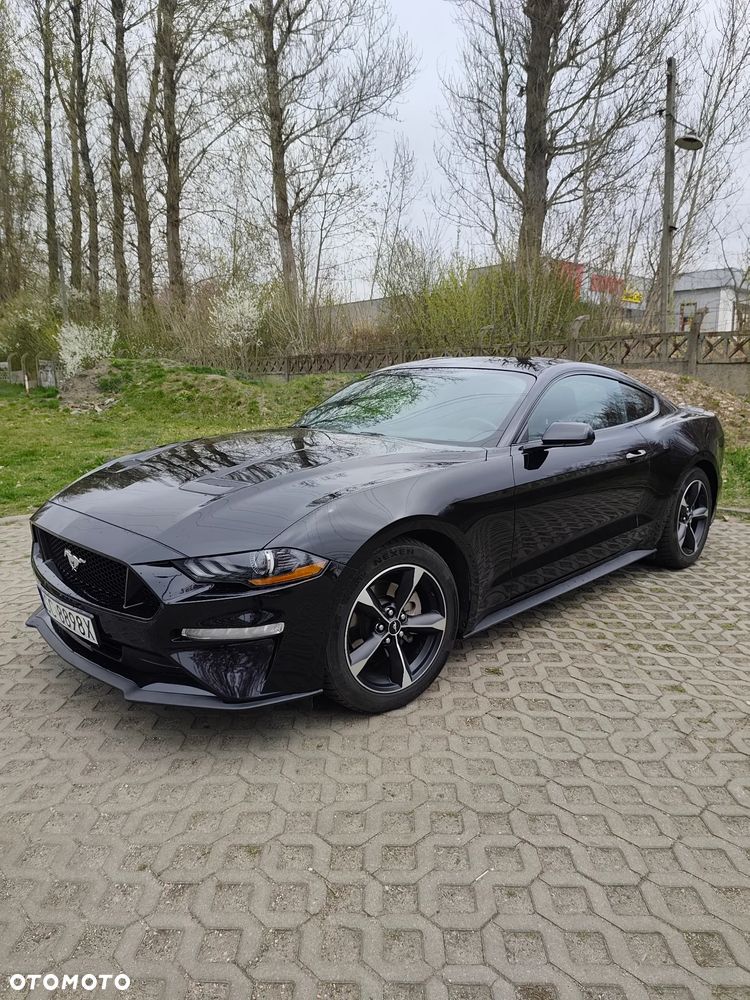 Ford Mustang - 4