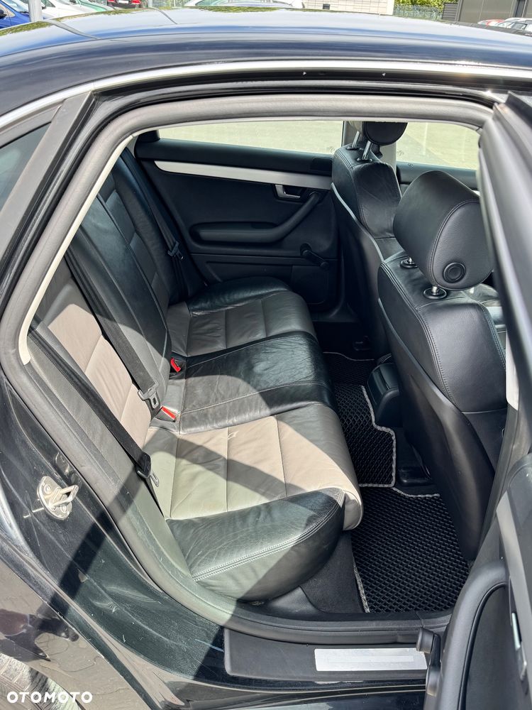 Audi A4 Limousine - 30