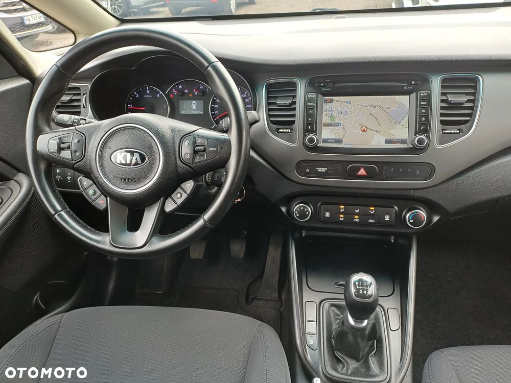 Kia Carens 1.7 CRDi 115 Dream Team Edition - 25