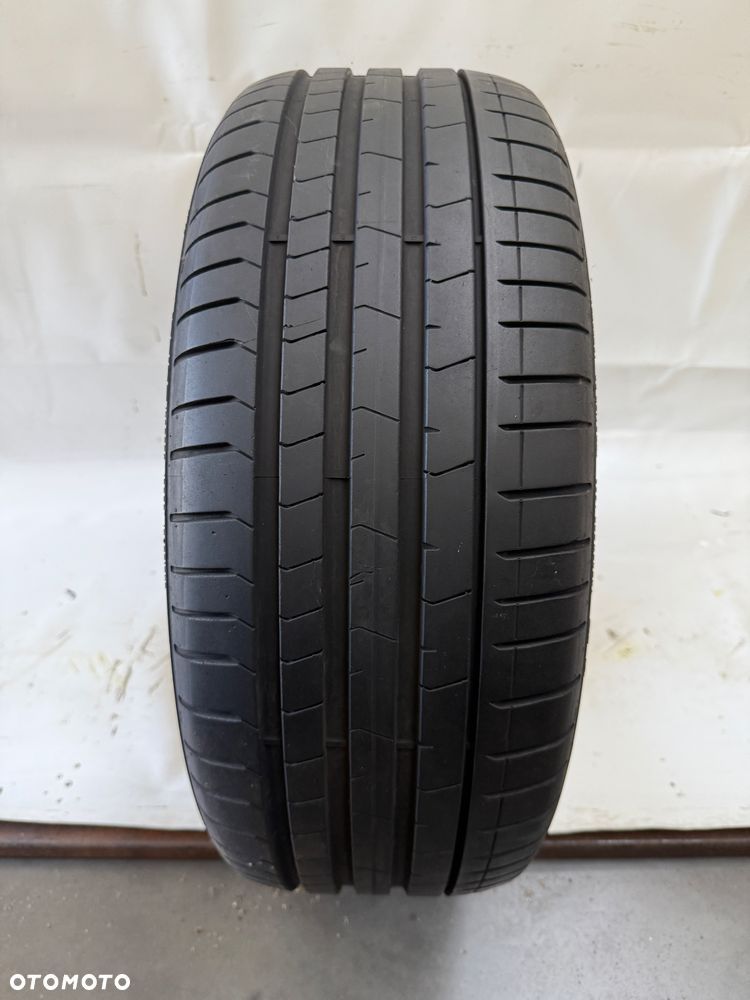 225/40/19 Pirelli P ZERO Run-Flat RSC 93Y - 1