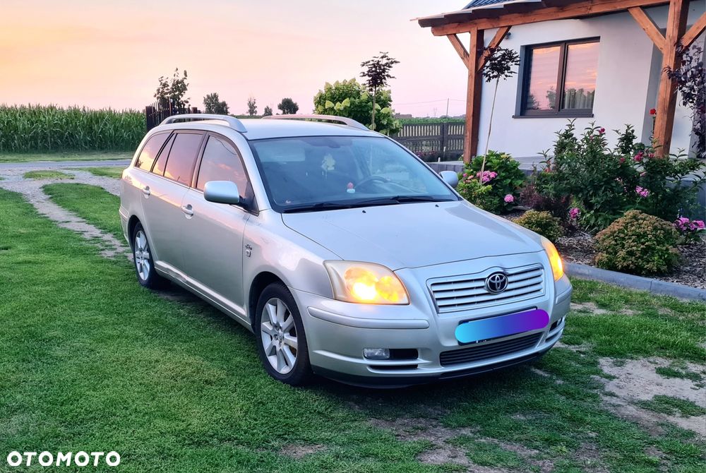 Toyota Avensis - 1