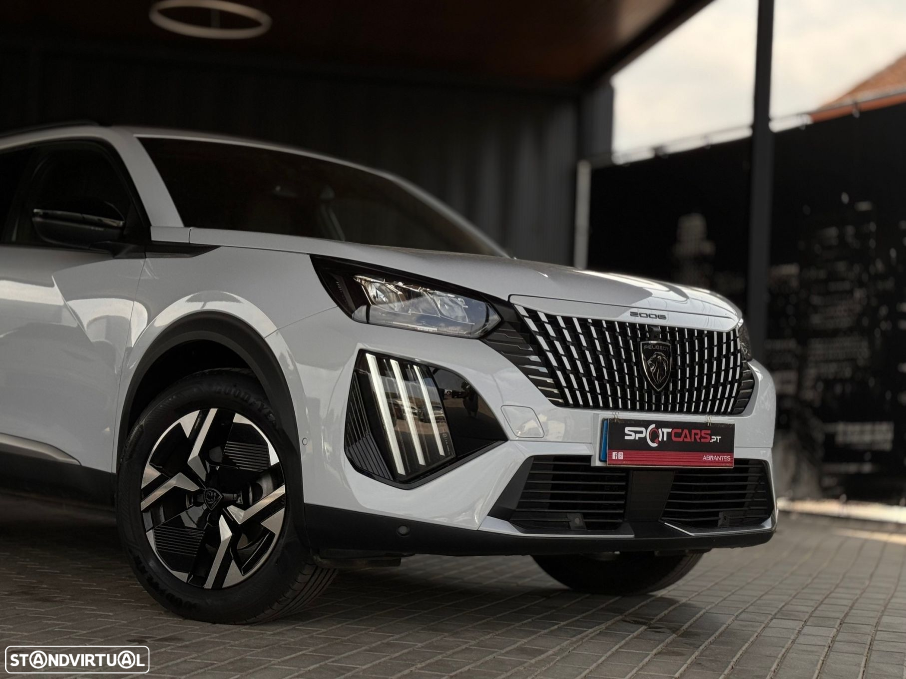 Peugeot 2008 1.2 PureTech Allure - 3