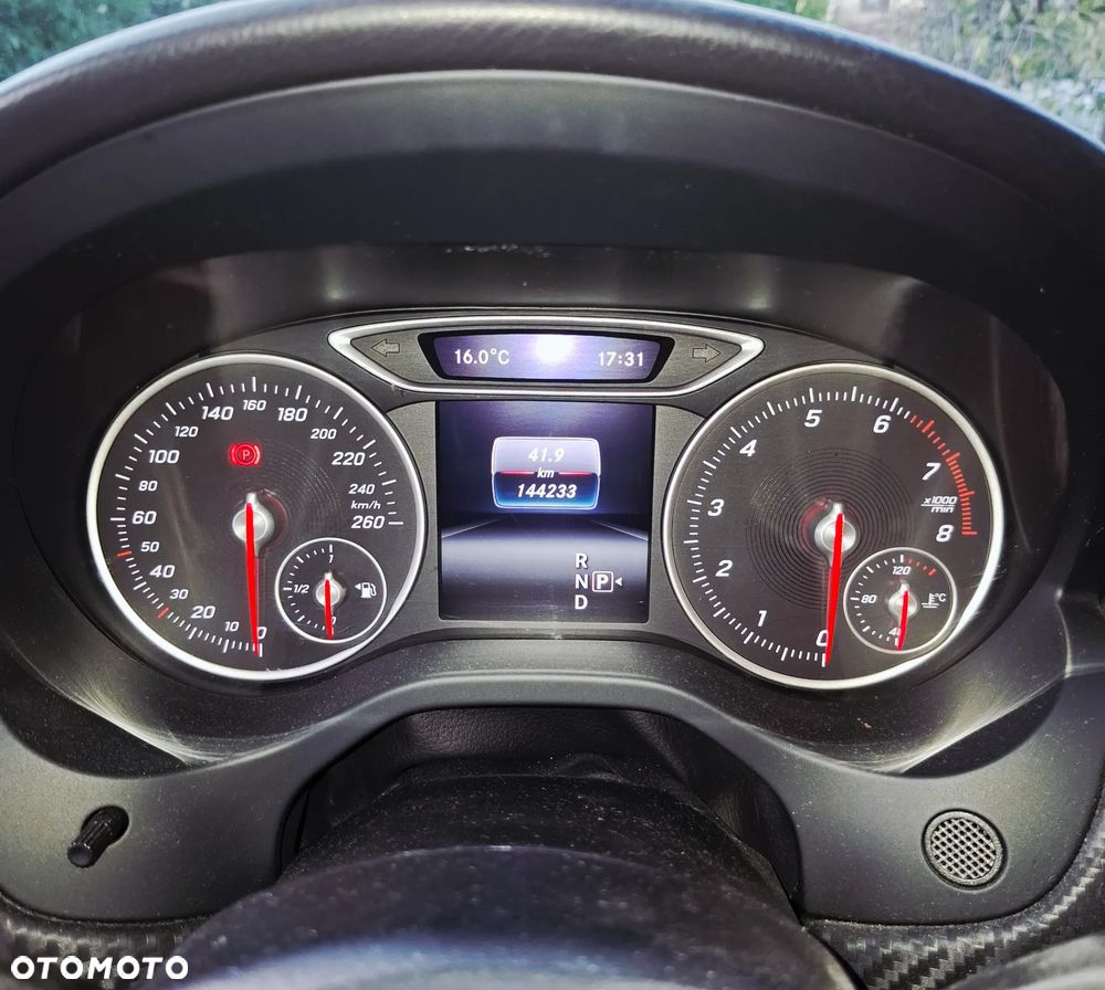 Mercedes-Benz GLA - 26