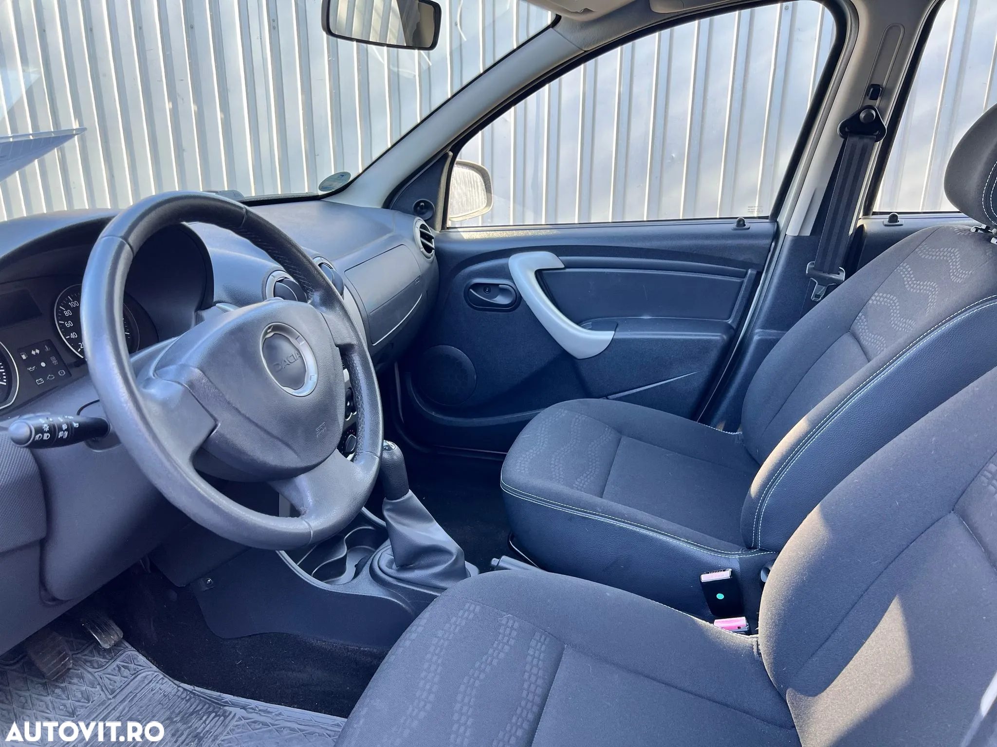 Dacia Sandero - 8
