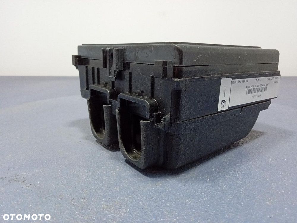 FORD MUSTANG MACH-E SKRZYNKA BEZPIECZNIKÓW LJ8T14D068NAC - 8