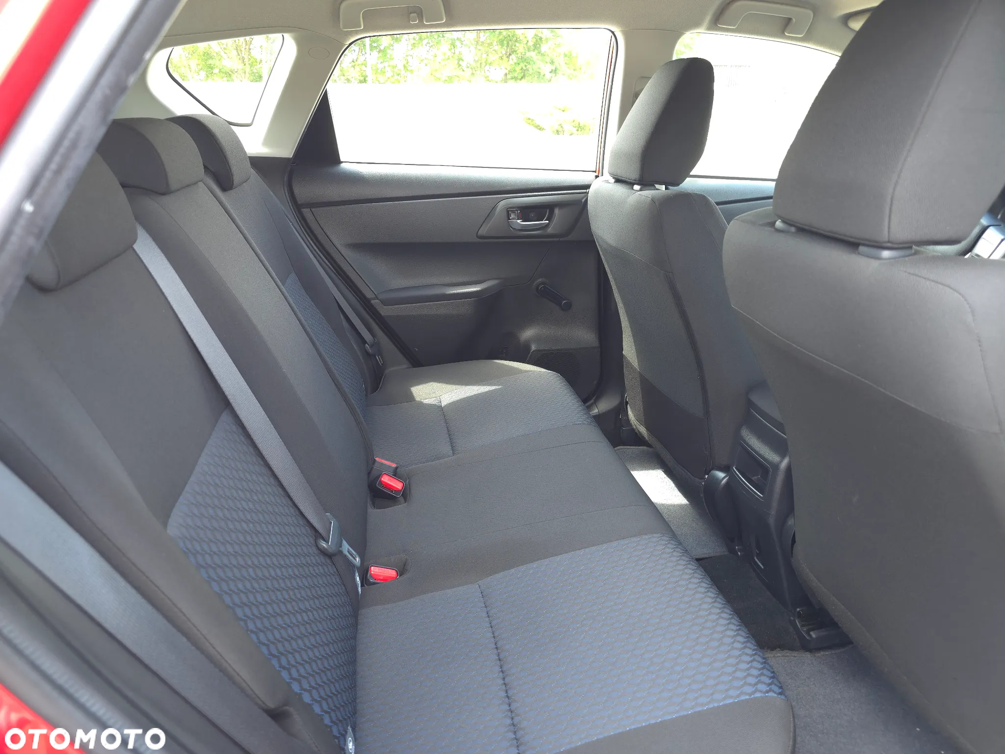 Toyota Auris 1.33 VVT-i Business Edition - 13