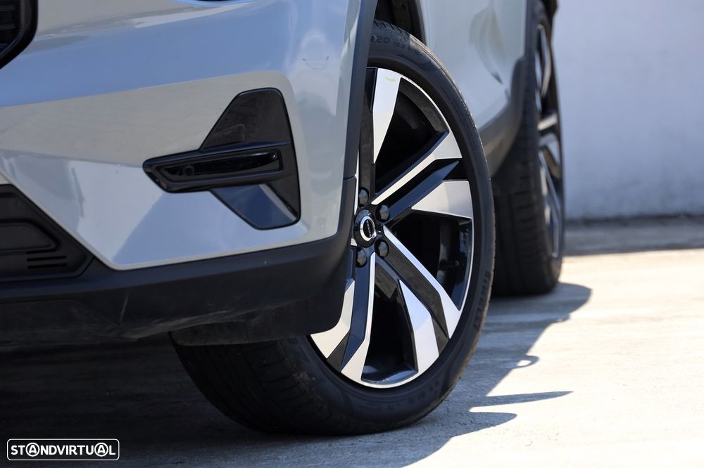 Volvo XC 40 2.0 B3 Plus Dark - 34