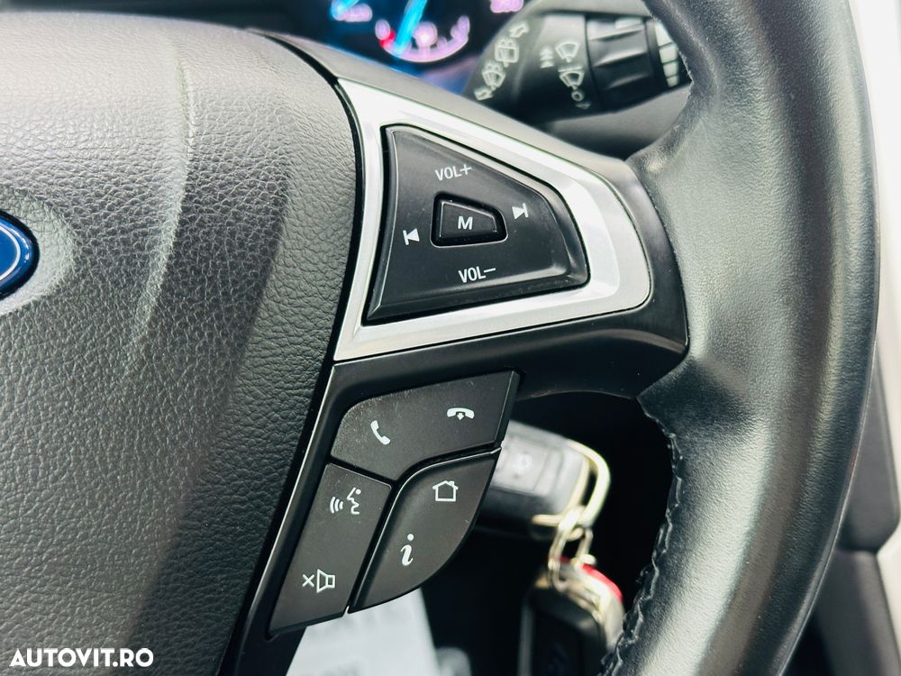 Ford Mondeo - 26