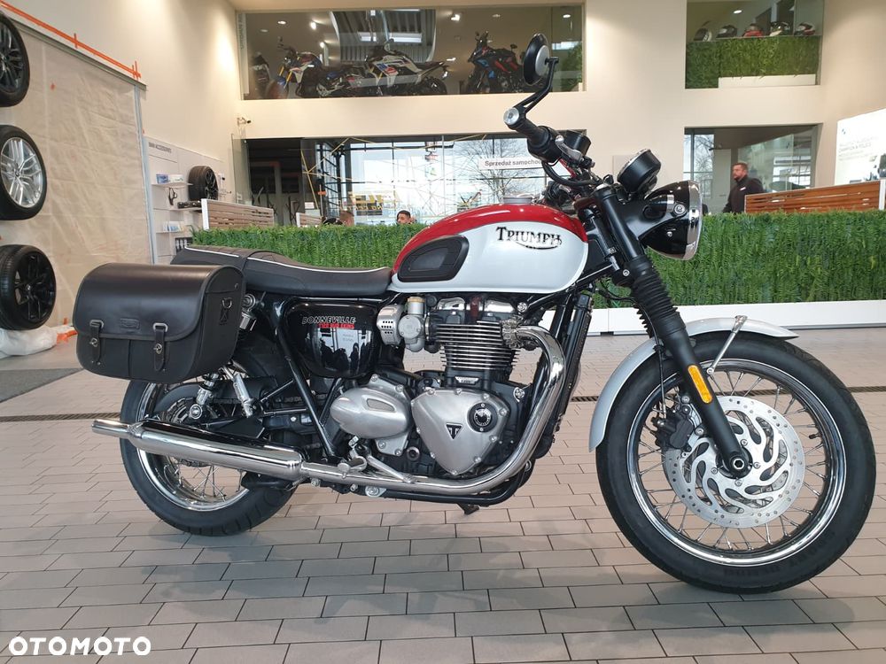 Triumph Bonneville - 1
