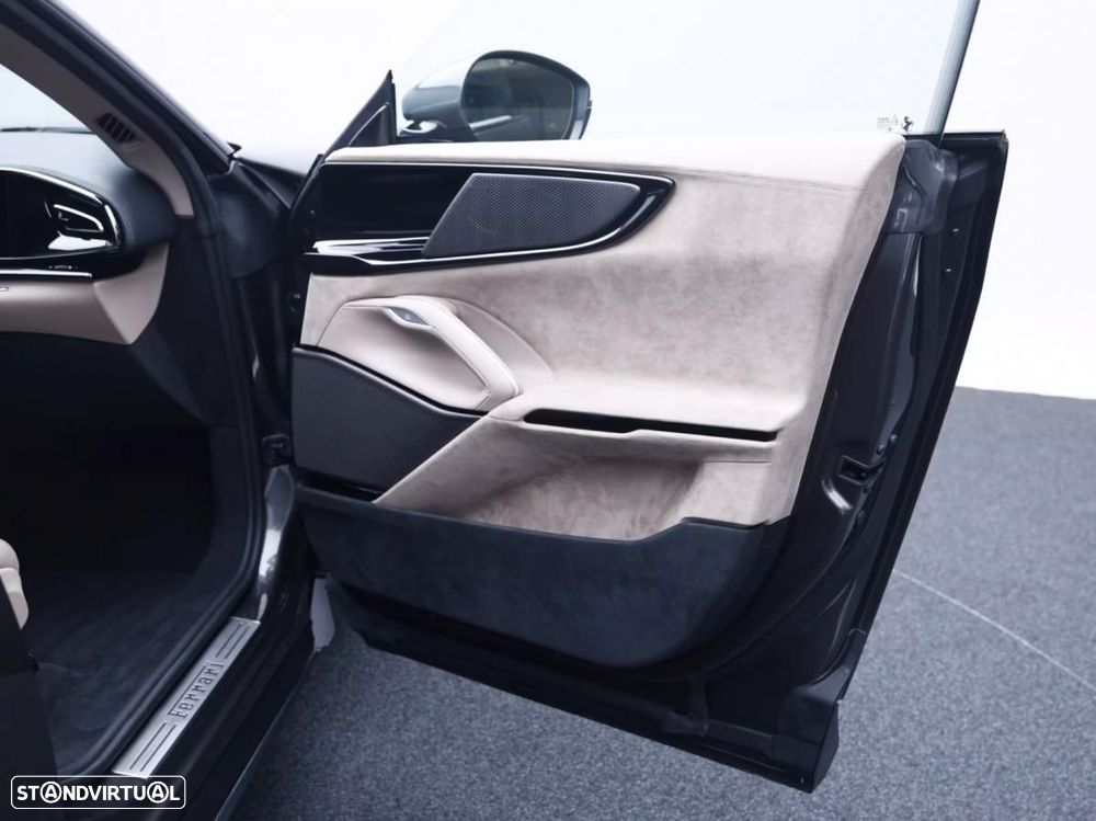 Ferrari Purosangue - 12