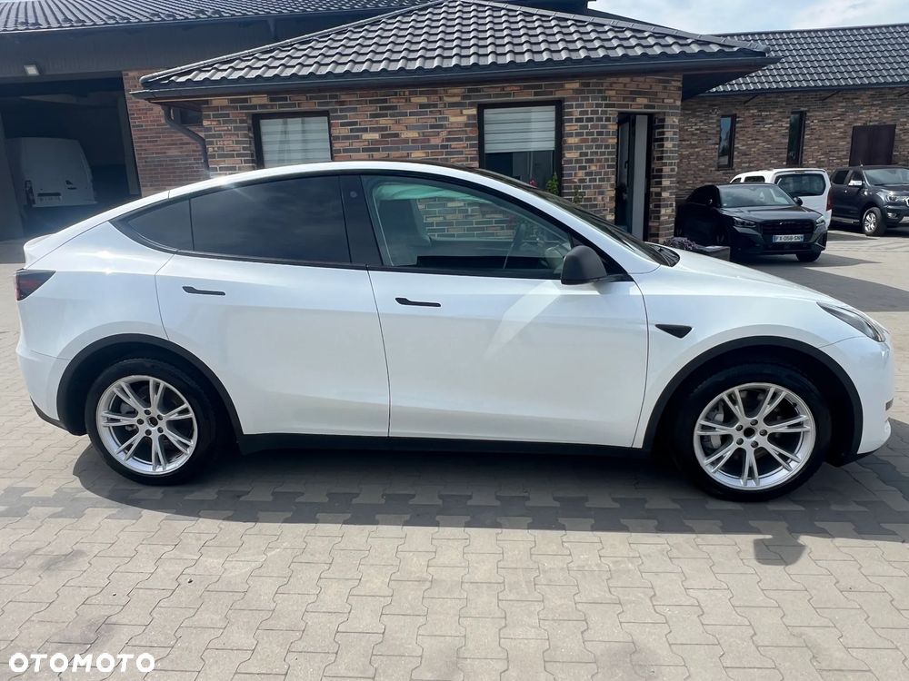 Tesla Model Y RWD - 5