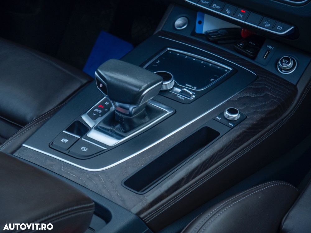 Audi Q5 40 TDI quattro S tronic - 9