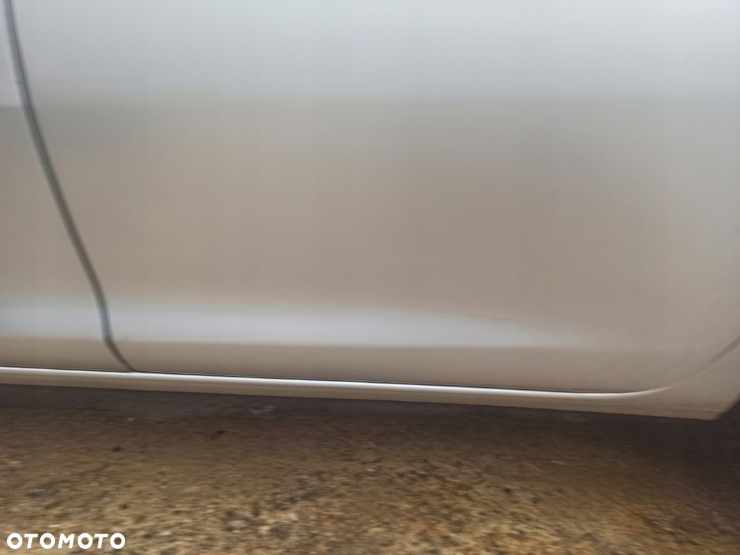 Drzwi lewy tył kompletne OPEL CORSA D 06-14 Z157 - 4