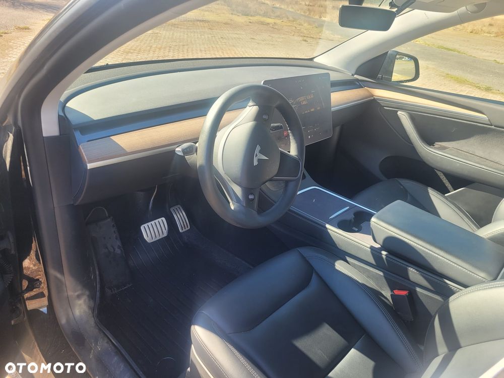 Tesla Y Performance Dual Motor AWD - 2