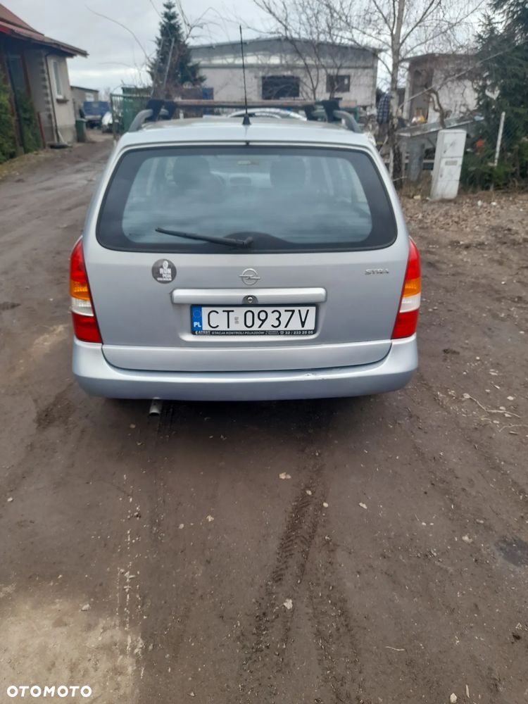 Opel Astra 1.4 16v Family - 4