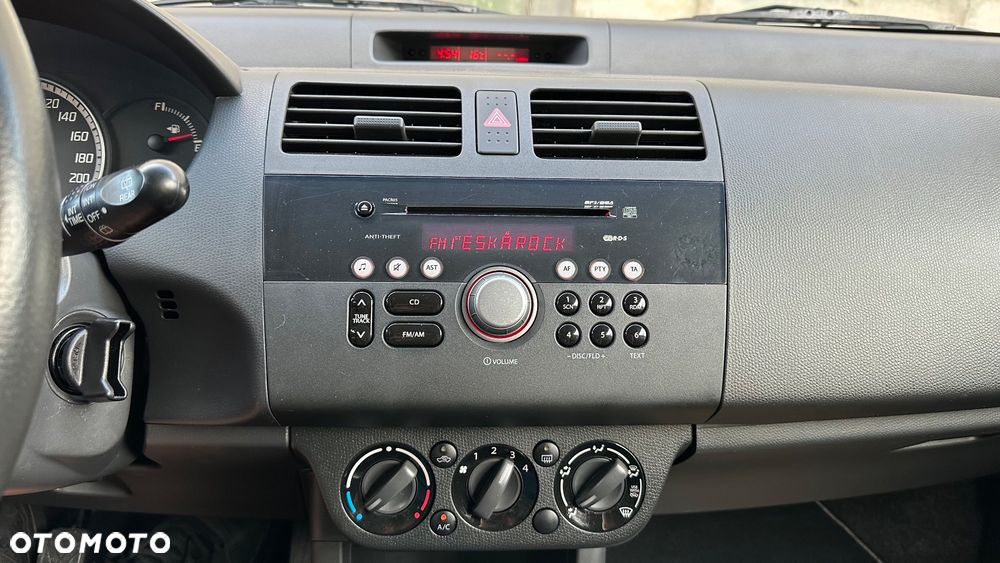 Suzuki Swift 1.5 Black Sport Edition - 26