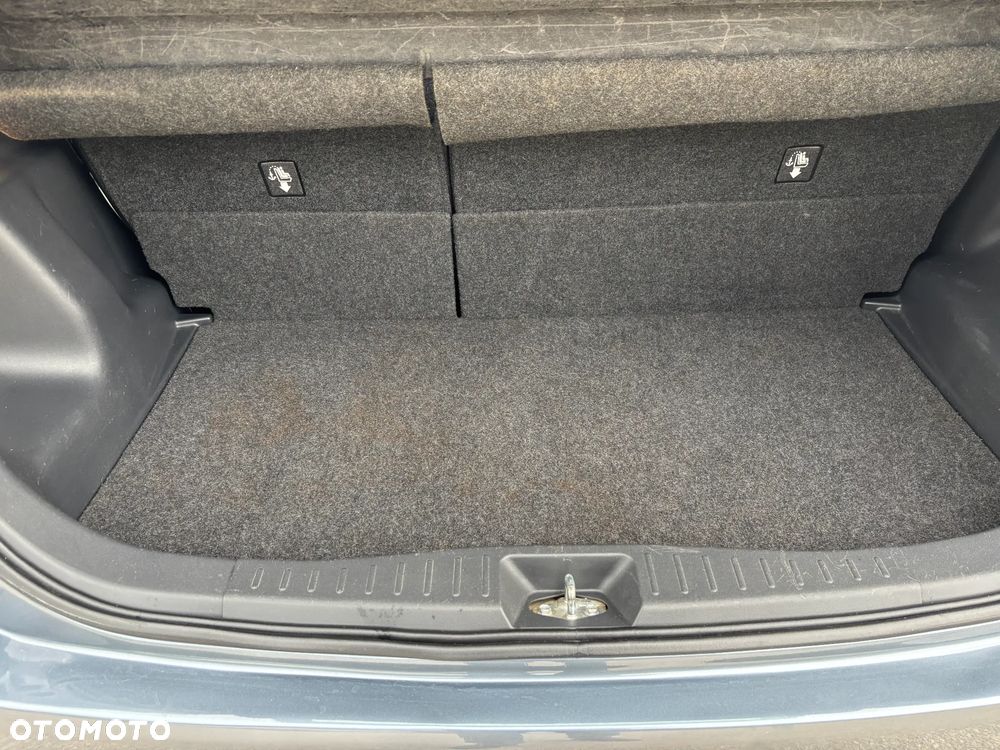 Daihatsu Sirion 1.3 - 9