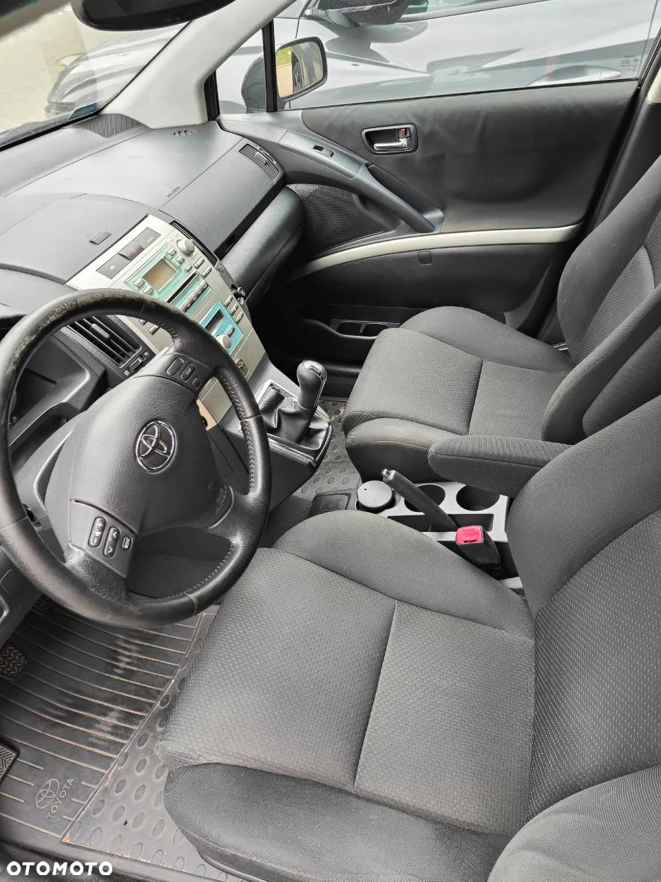 Toyota Corolla Verso - 8