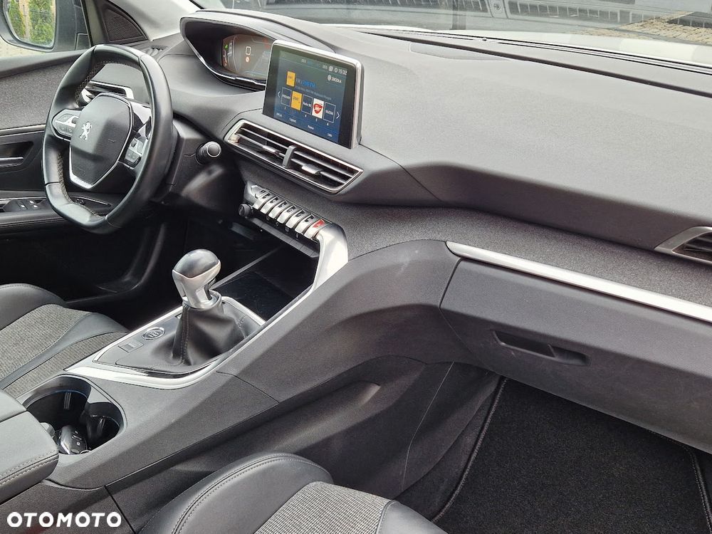 Peugeot 3008 PureTech 130 Stop & Start GPF Allure - 28