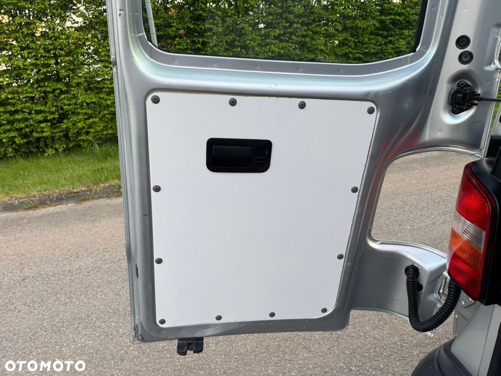 Volkswagen TRANSPORTER L2H1 Długi Klima Tempomat Furgon 3os. Rury Pdc Hak Serwis - 15
