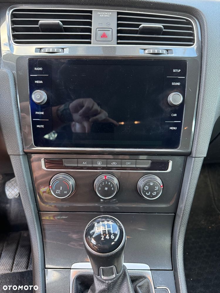 Volkswagen Golf VII 1.0 TSI BMT Trendline - 11