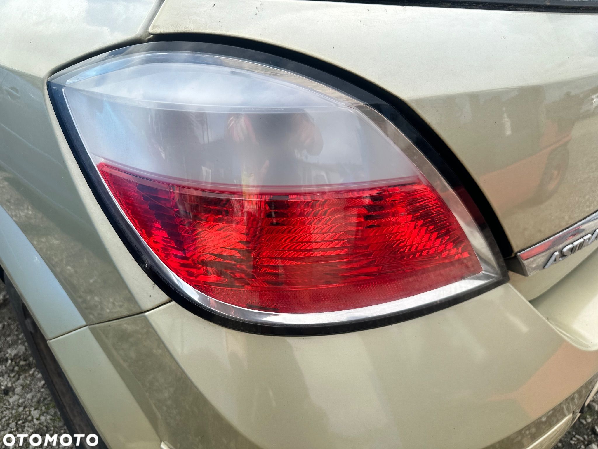 Astra III H LAMPA TYL LEWA  HB - 1