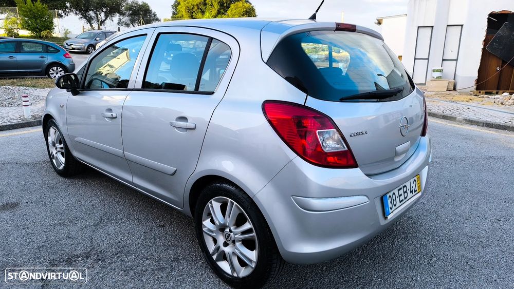Opel Corsa 1.2 Cosmo - 14