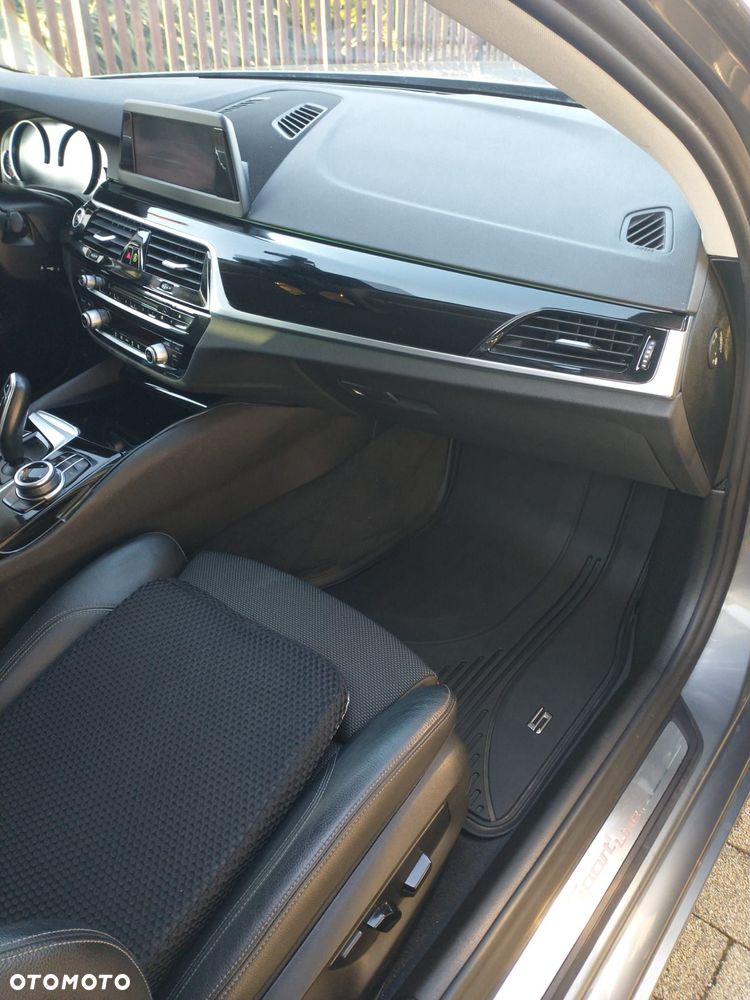 BMW Seria 5 520d Sport Line sport - 23