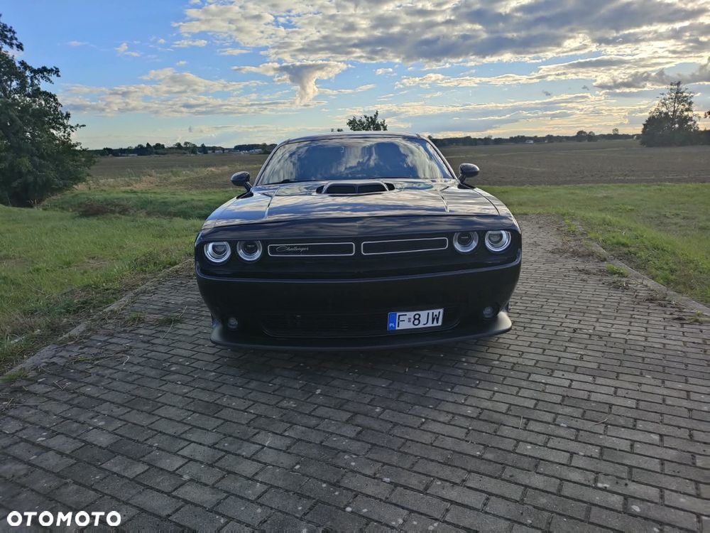 Dodge Challenger - 9