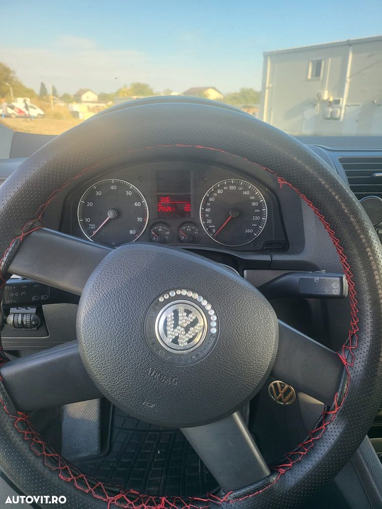 Volkswagen Golf - 6