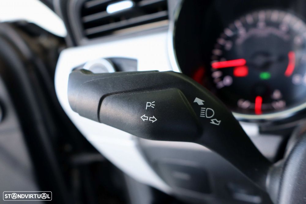 Ford Mustang 2.3i EcoBoost - 28