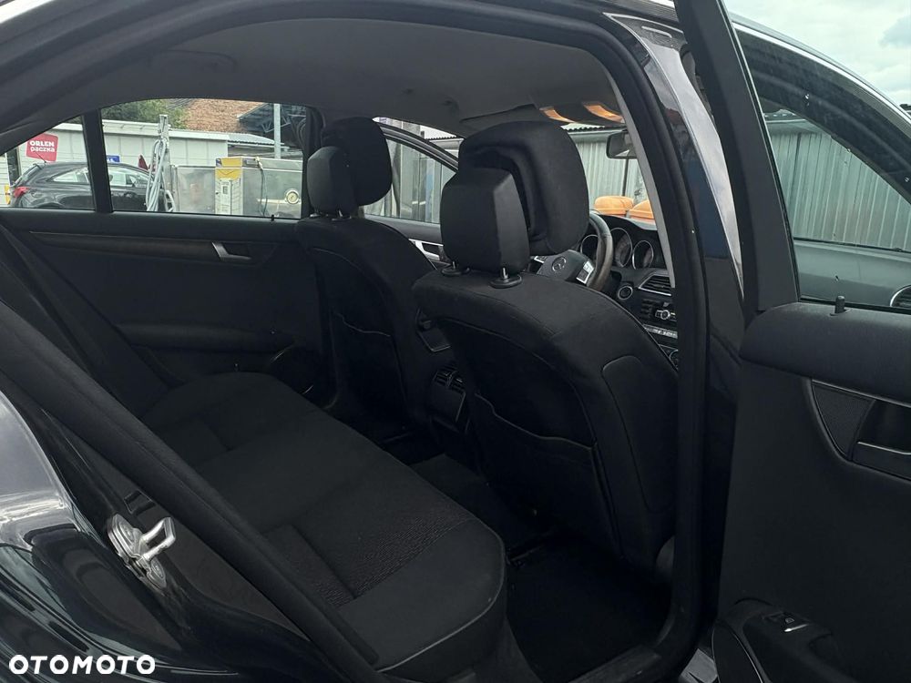 Mercedes-Benz Klasa C 180 BlueEFFICIENCY 7G-TRONIC - 8
