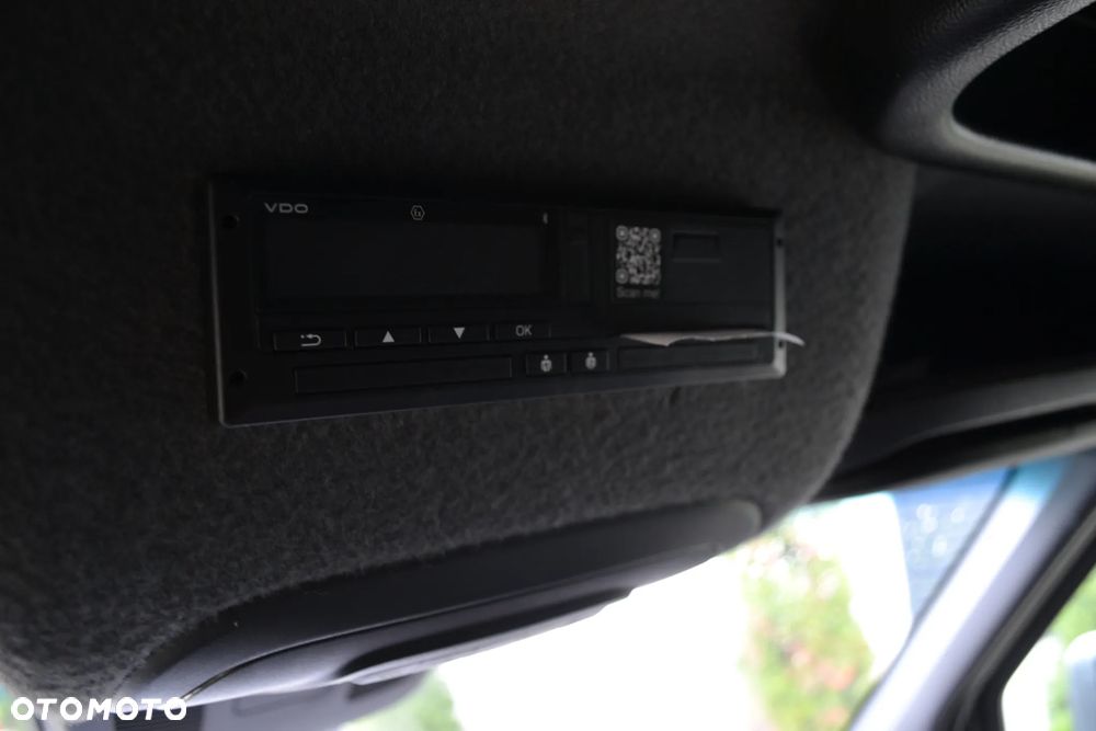 Mercedes-Benz Sprinter - 10