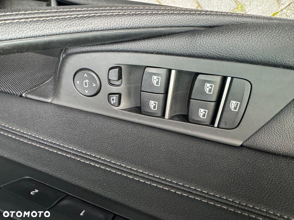 BMW Seria 5 520d xDrive Business Edition - 29