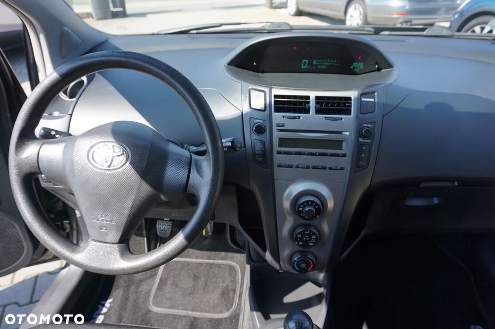Toyota Yaris 1.33 VVT-i Cool - 32