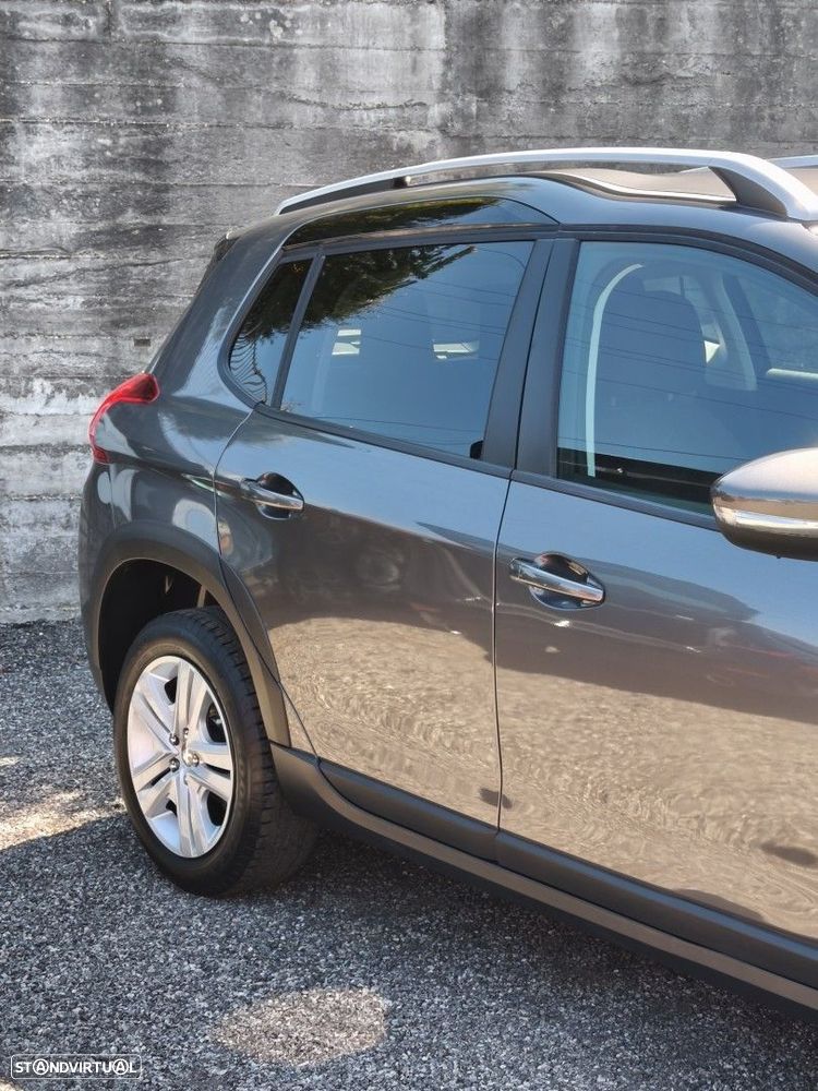 Peugeot 2008 1.2 PureTech Signature — fotografia 11