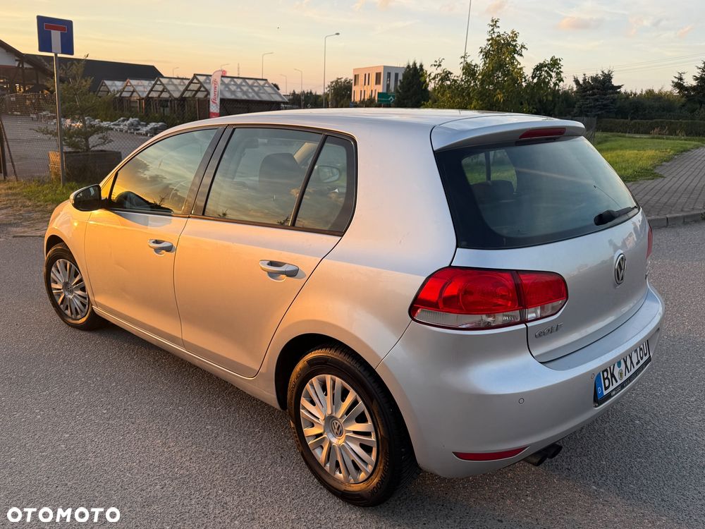 Volkswagen Golf - 6