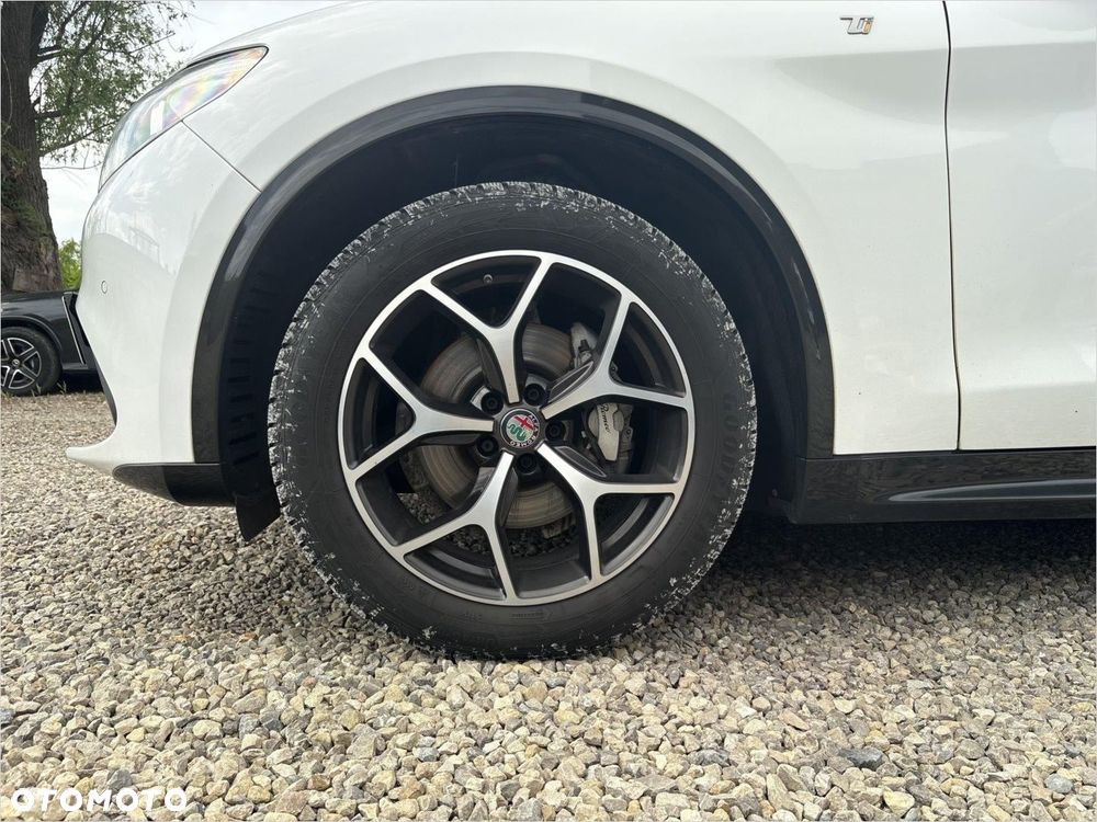 Alfa Romeo Stelvio 2.0 Turbo TI Q4 - 17