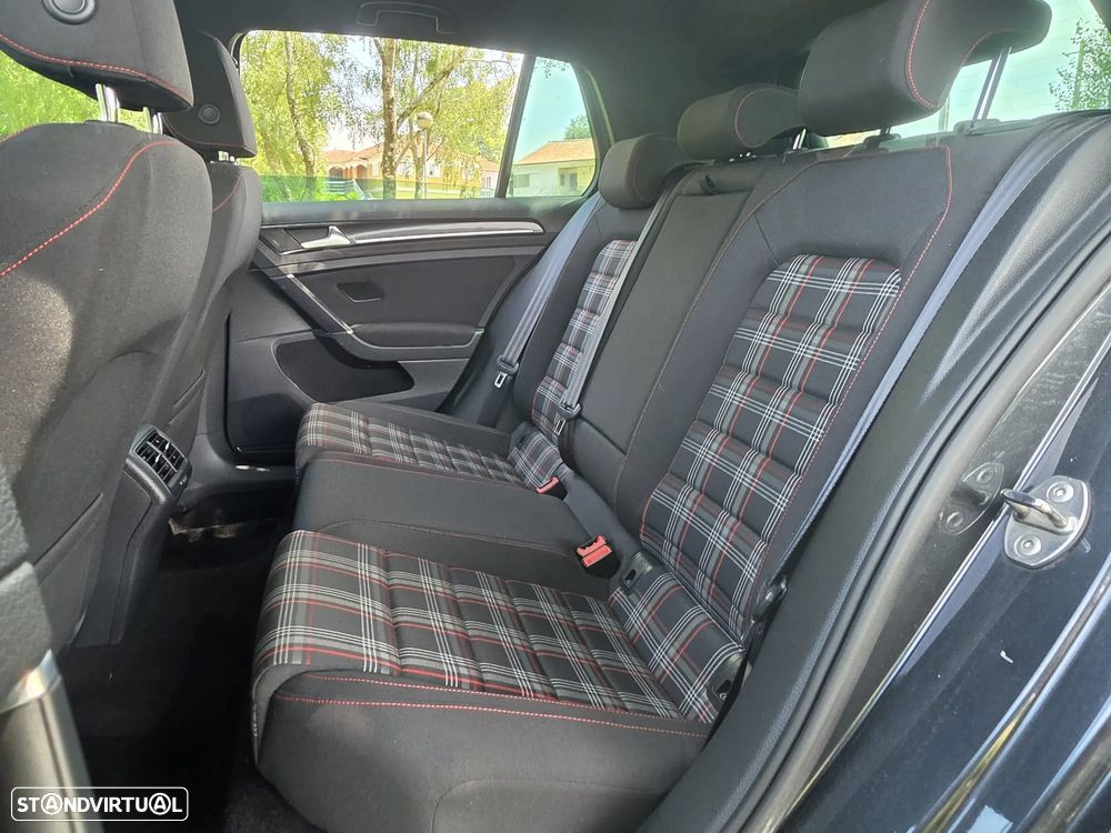 VW Golf 2.0 TSi GTi Performance - 19
