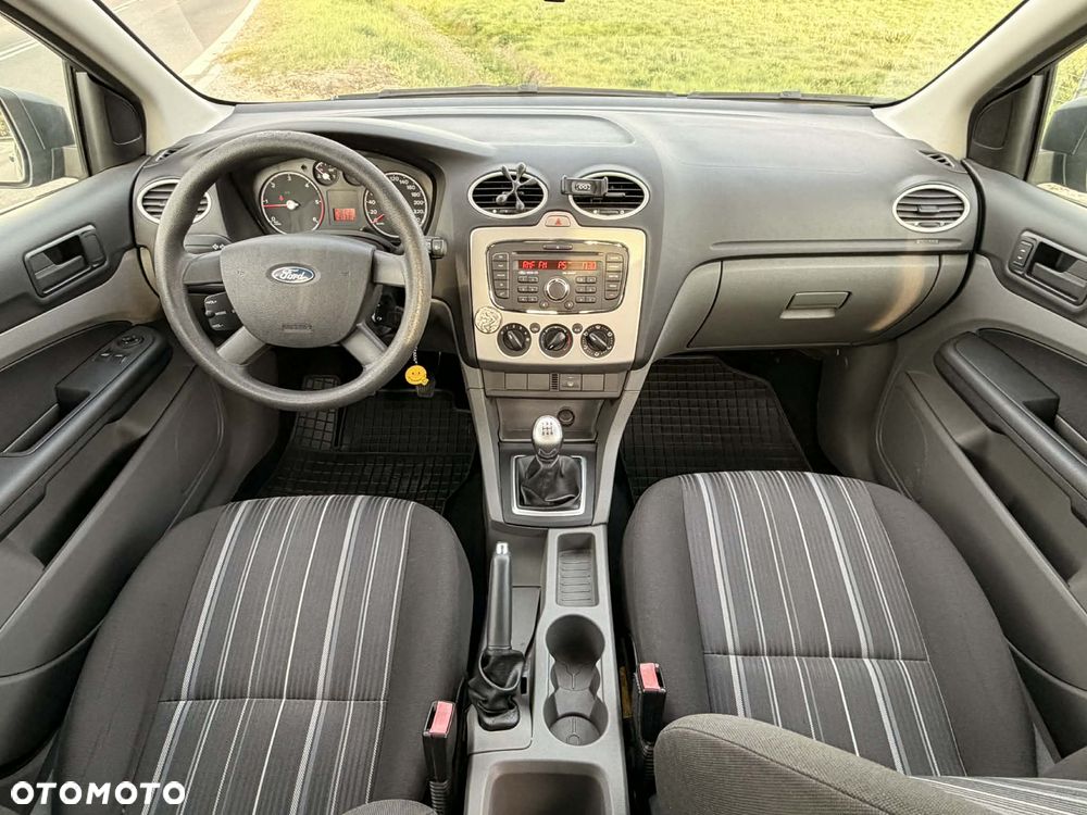 Ford Focus 1.6 TDCi Ambiente - 11