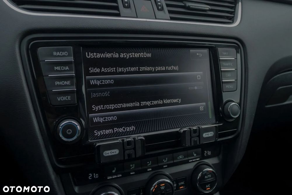 Skoda Octavia Combi 2.0 TDI (Green tec) RS - 20